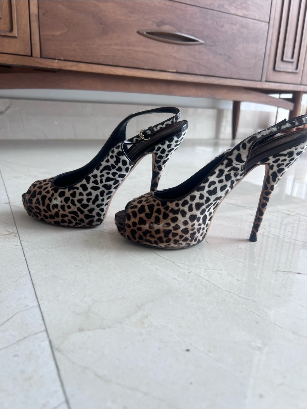 Vintage Gucci Leopard Print Peep-Toe Slingback Heels - Picture 3 of 7